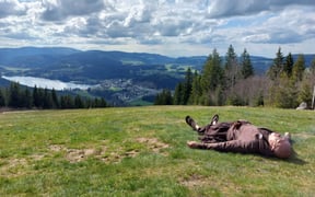 MB92 02 resting monastic Germany tour Freiberg May 2023 by Thien Khai PV monastic Sangha 1200x900