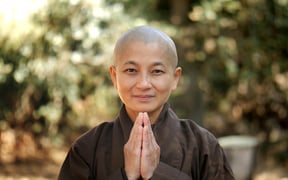 Sister tuc nghiem