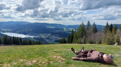 MB92 02 resting monastic Germany tour Freiberg May 2023 by Thien Khai PV monastic Sangha 1200x900
