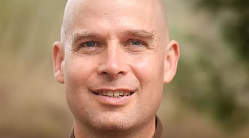 Headshot of Brother Phap Luu