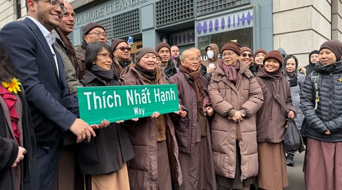 Web RNS Hanh Street Sign NYC3