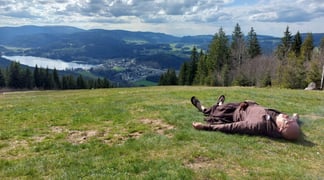 MB92 02 resting monastic Germany tour Freiberg May 2023 by Thien Khai PV monastic Sangha 1200x900