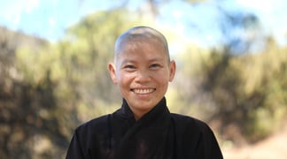 Sister chuyen nghiem