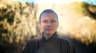 Sister khue nghiem