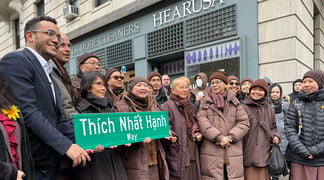 Web RNS Hanh Street Sign NYC3