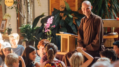 TNH school of Interbeing phap luu