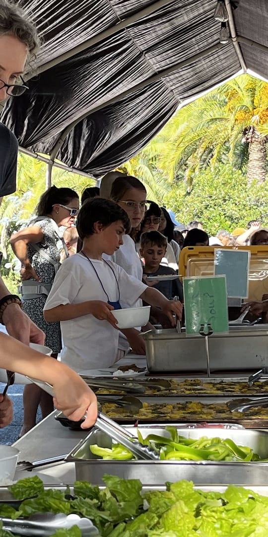 Children serving table 1